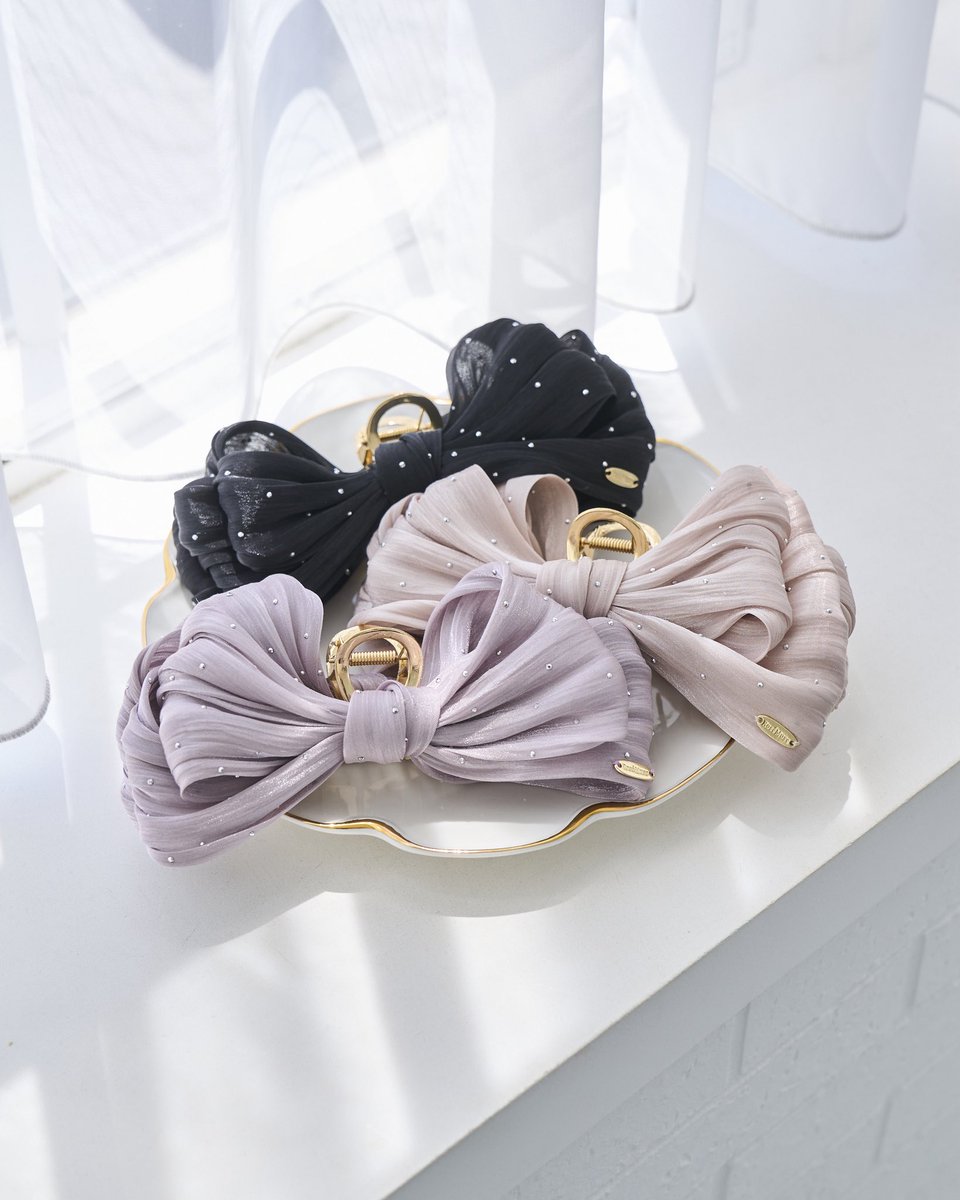 rosemuse_'s tweet photo. ┈𝑛𝑒𝑤 𝑎𝑟𝑟𝑖𝑣𝑎𝑙

"Dot ribbon vance clip"
color : ivory / pink / black
¥4,290(tax in)

大きいリボンが目をひくバンスクリップ

クリップ部分も大きく簡単に髪を纏めてくれます
ドットのスタッズが煌めきを演出

⁡ ↪︎web store 7/13(mon)20:00

#RoseMuse https://t.co/LZ7HY1Rj7w