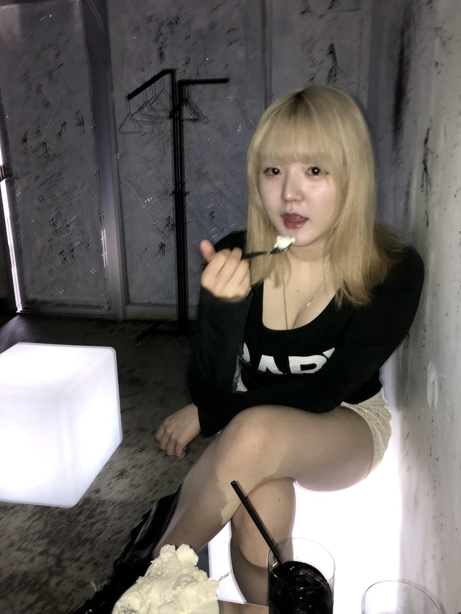 u2kaki's tweet photo. 쿄이 옷 귀엽다 https://t.co/xZ3BBR73go