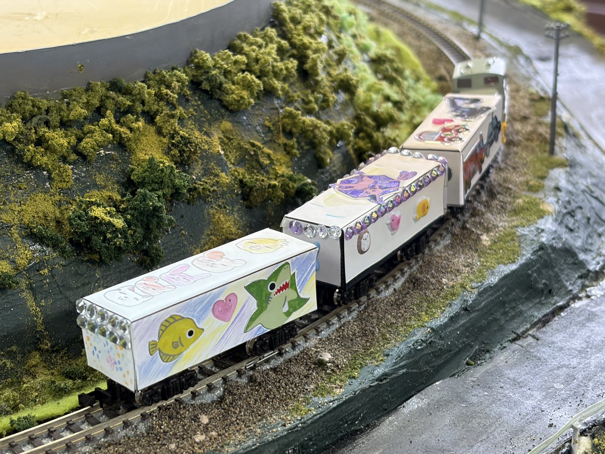 kodomocago's tweet photo. 7/5　こども貨物in汽車倶楽部 
こども貨物がはじめて九州に乗り入れました！ 今回は総勢10名の方にご参加いただき、個性ある車両を作っていただきました。 汽車倶楽部の皆様並びにご参加の皆様ありがとうございました！ 引き続き九州でイベントができます様、頑張ってまいります！ https://t.co/rtza5iDpHp