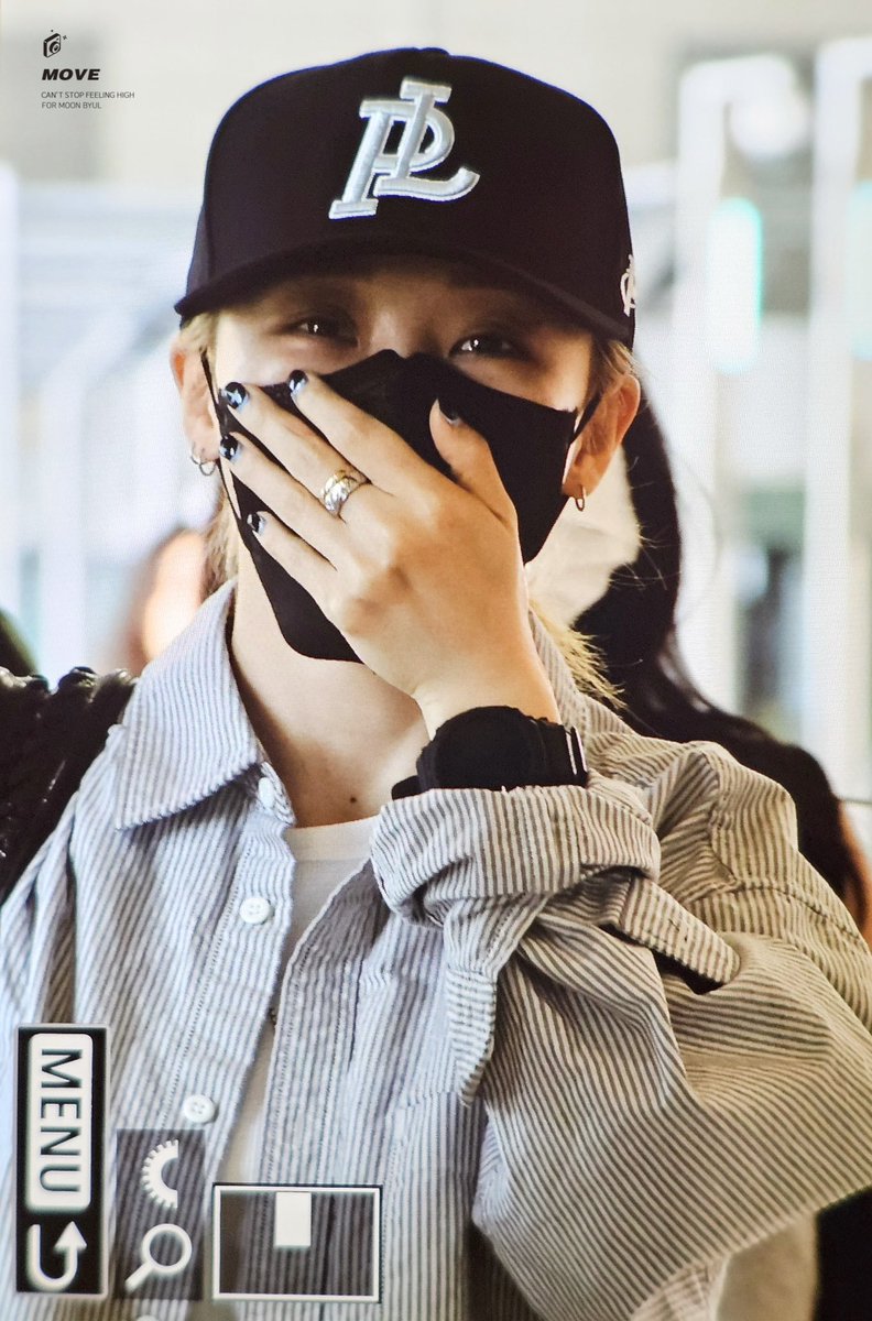 Move_0619's tweet photo. 260706 입국 프리뷰
 
🐹🫢

#마마무 #문별 #MAMAMOO #MOONBYUL https://t.co/etxv2jVQ8w