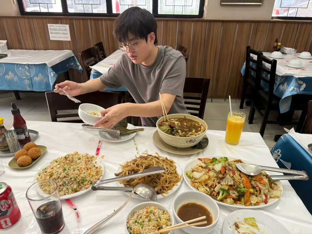 confuxun's tweet photo. #Xun being the absolute foodie that he is! He’s really out there living the best life 🥹

#Xun at Sao Paolo                #Xun at Daejeon
during First Stand                  during MSI https://t.co/6F88isEw8q