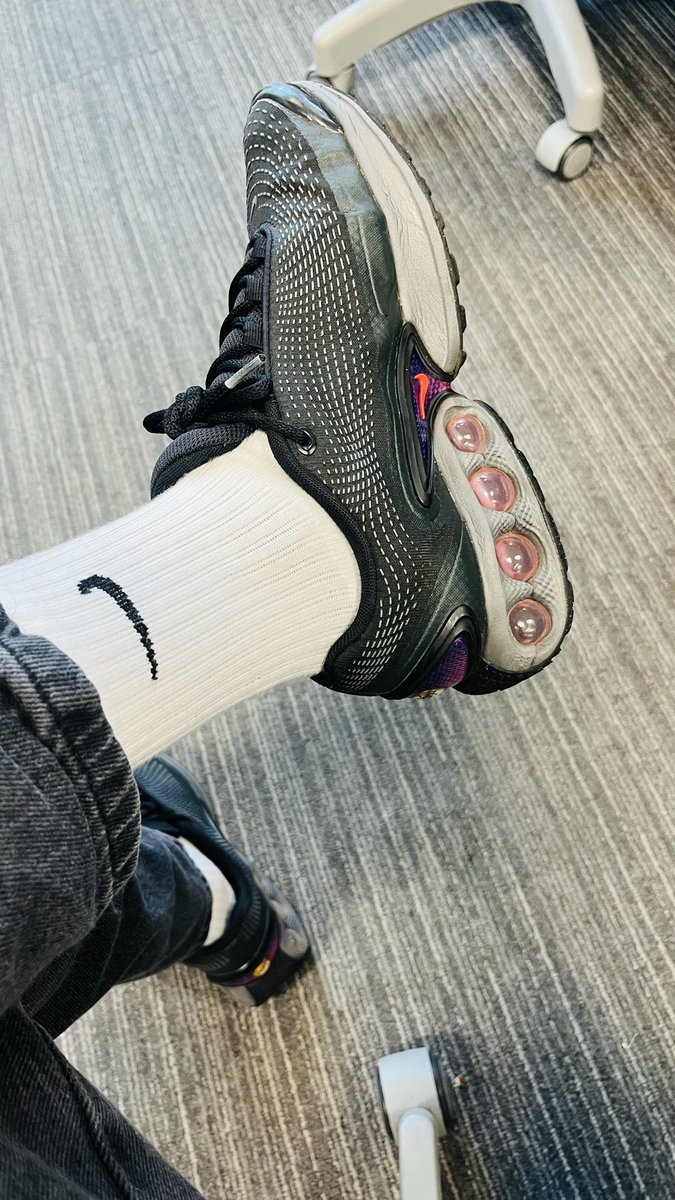 snkrsboybr's tweet photo. AIR MAX DN DAY! https://t.co/LtSMUowjtM