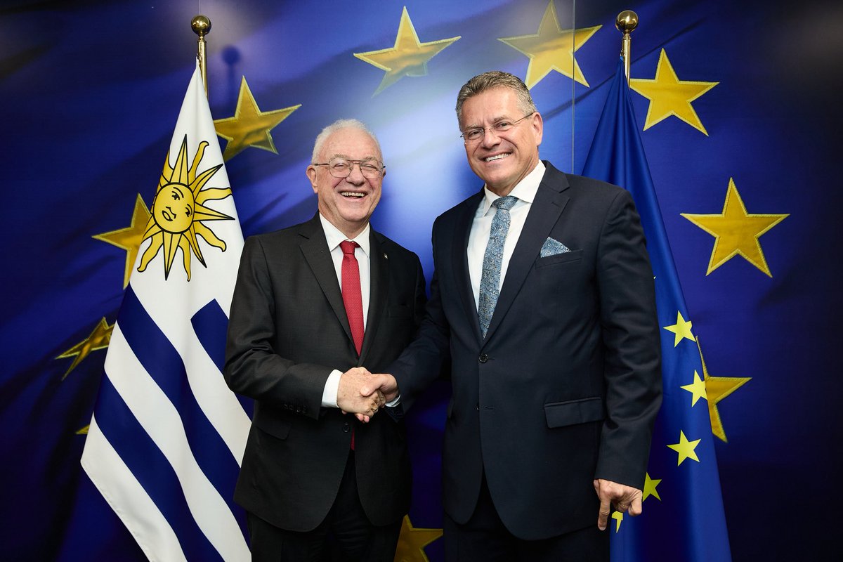MarosSefcovic's tweet photo. Glad to welcome @MinLubetkinUy back on his first trip as @mercosur chair - a strong signal of 🇺🇾's commitment to our EU-Mercosur trade deal, a commitment we share. 

Also had useful engagement with businesses to promote the deal. To be continued at the Business forum in December. https://t.co/ZoVolg0rSP
