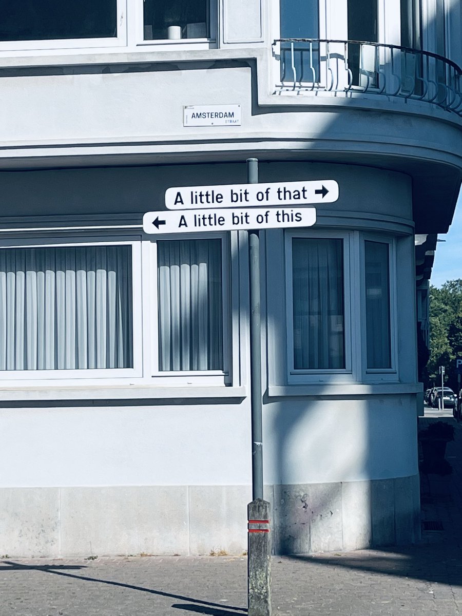 Candice72621612's tweet photo. Ich liebe hier die Straßenschilder 🤣 https://t.co/FEJFR96tHf
