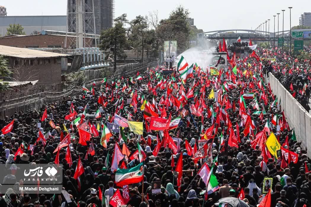 Tabibi1354's tweet photo. امروز تهران چشم جهان اسلام بود... https://t.co/IphMac4Tkt
