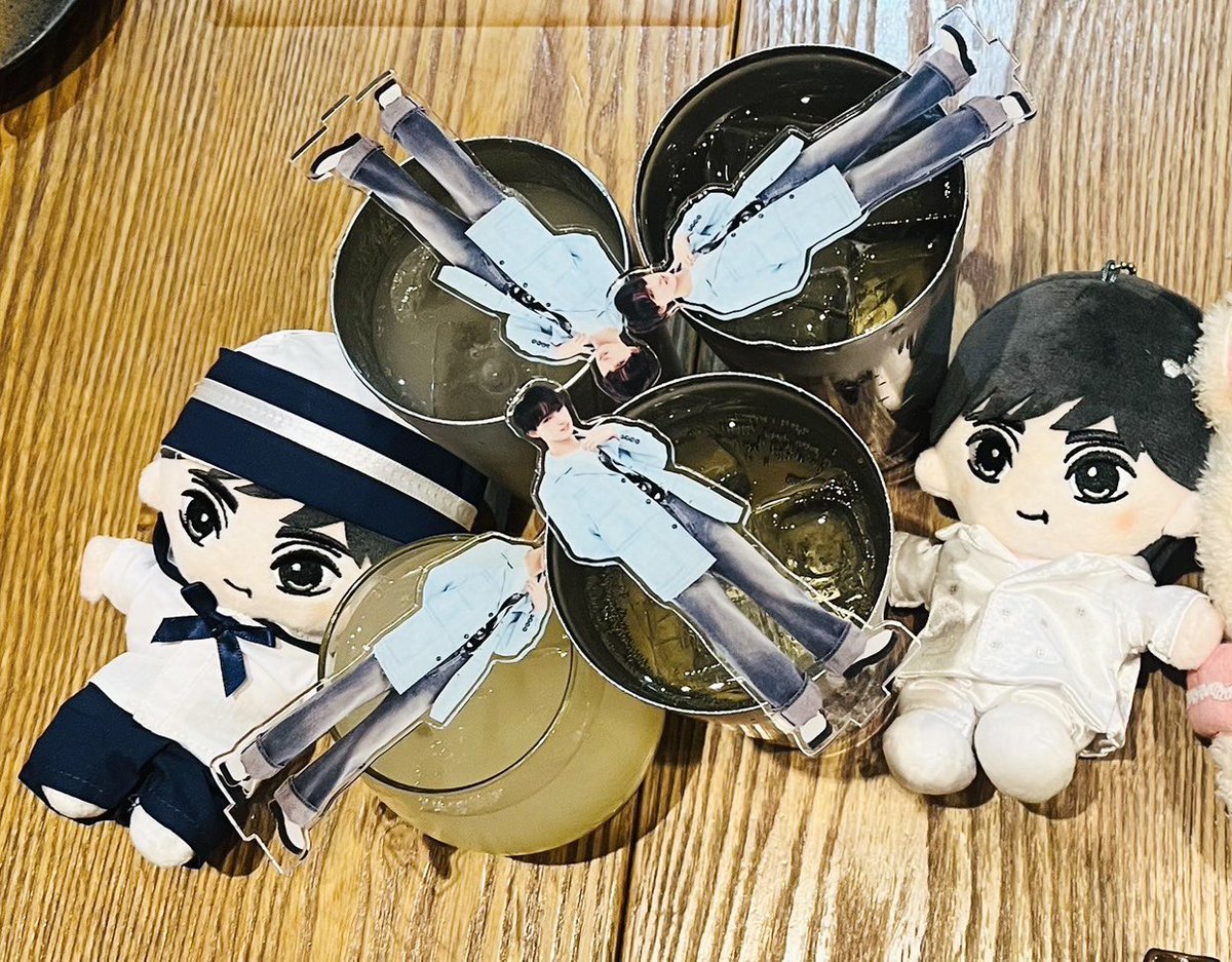 K95553395's tweet photo. 惰性クラブ、優しいお友達たちのおかげで大千穐楽を観劇することができました！

ずっと会いたかったお友達に7年越しに会えたり、大好きなお友達とお茶したり、仲良しのお友達と宮崎料理を楽しんだり、めっっちゃくちゃ幸せな時間でした！

会ってくれた皆様、ありがとうございました☺️ https://t.co/VLXkZ7DrXy