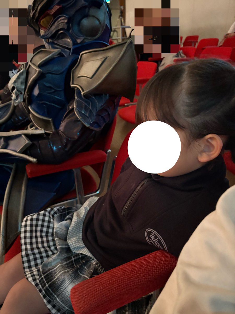 kyon100go's tweet photo. ルメ様が嫌いって言ってる時
こっちゃんの隣にいたダマ様、、
こっちゃんは大好きだそうです。 https://t.co/CXKpgIValk