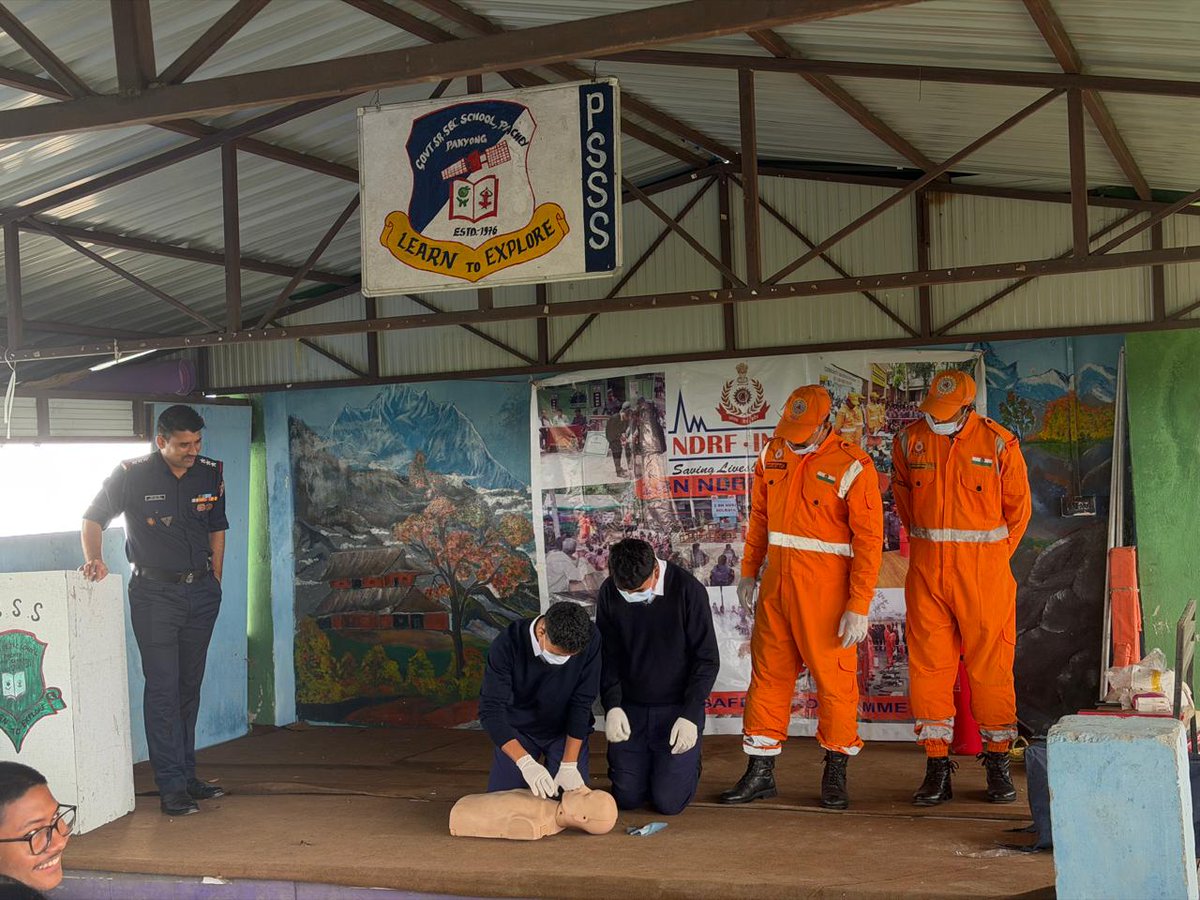02ndrf's tweet photo. Preparedness is the best defense! #NDRF Team 2B empowered the students and faculty of Govt Secondary High School Pachey Pakyong with vital disaster management skills today.
From fire safety to medical first response, training young minds to lead the way in safety. 
 #SchoolSafety https://t.co/AKKZuZBUPf
