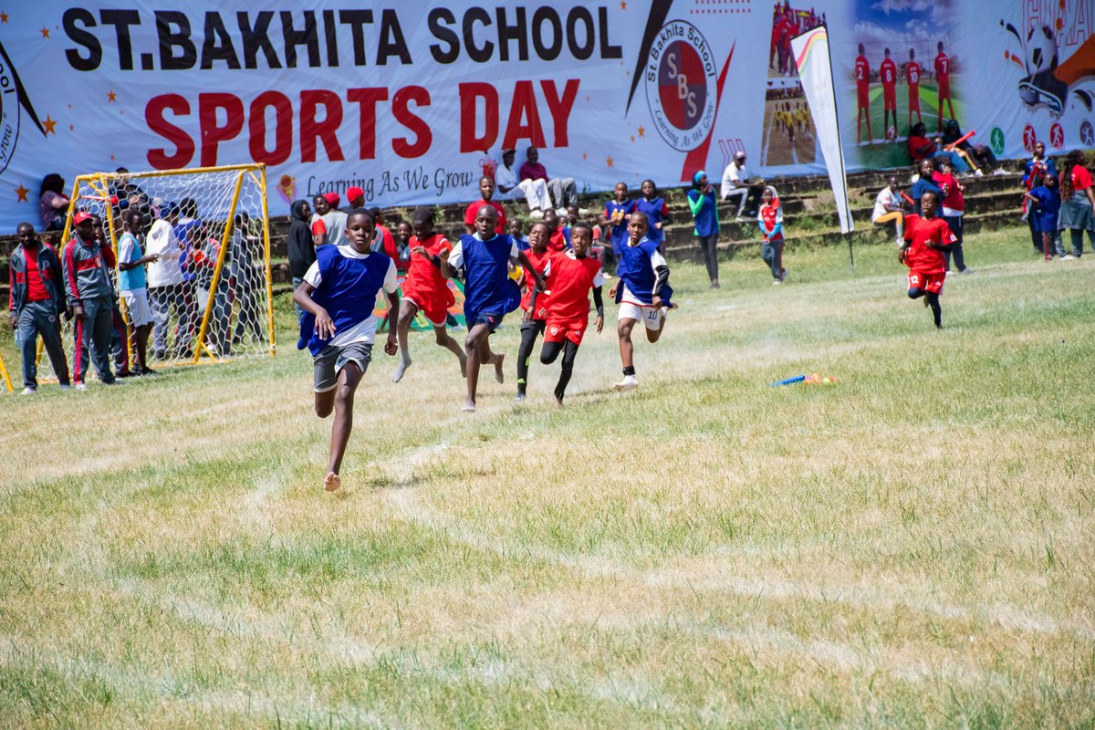 EMS_Kenya's tweet photo. Keeping Champions Safe, Every Step of the Way. 🚑

We provided medical cover for St. Bakhita School Sports Day, ensuring every participant and spectator had access to professional emergency care.
Enroll on E-Plus Elimu Cover.

📞 0700 395 395 | 🆓 1514

#EPlus #SportsDay https://t.co/K7Zo1K77pw