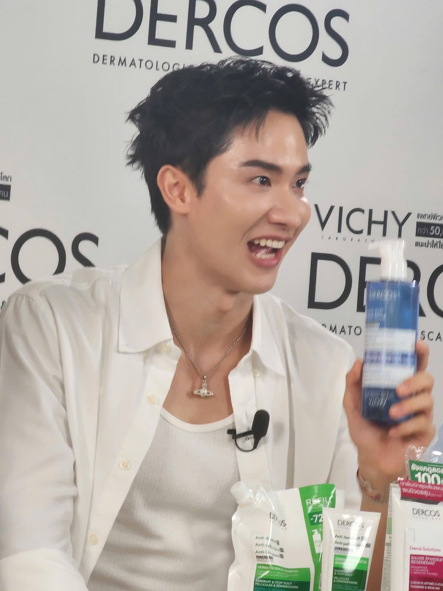 autumnriver201's tweet photo. พี่เตย์ชอบโปรดักต์ใหม่ของ Vichy มากกก 5555555

TAY VICHY LIVE
#VichyDercosxTayTawan 
 #Tawan_V https://t.co/9AyfdLek6R