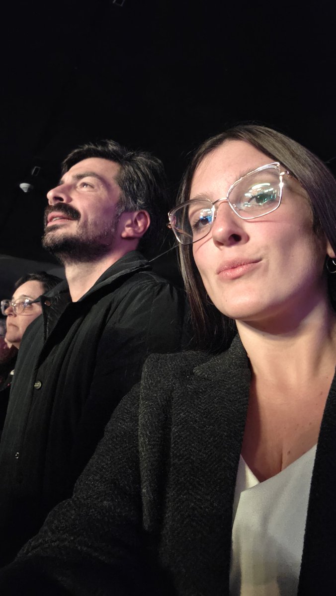 veroloreg's tweet photo. Un día mi novio decidió que yo tenía que ser un poco mas felíz y fuimos juntos  a ver a Ricardo Arjona ✨️ https://t.co/Pg8hHQkl7Z