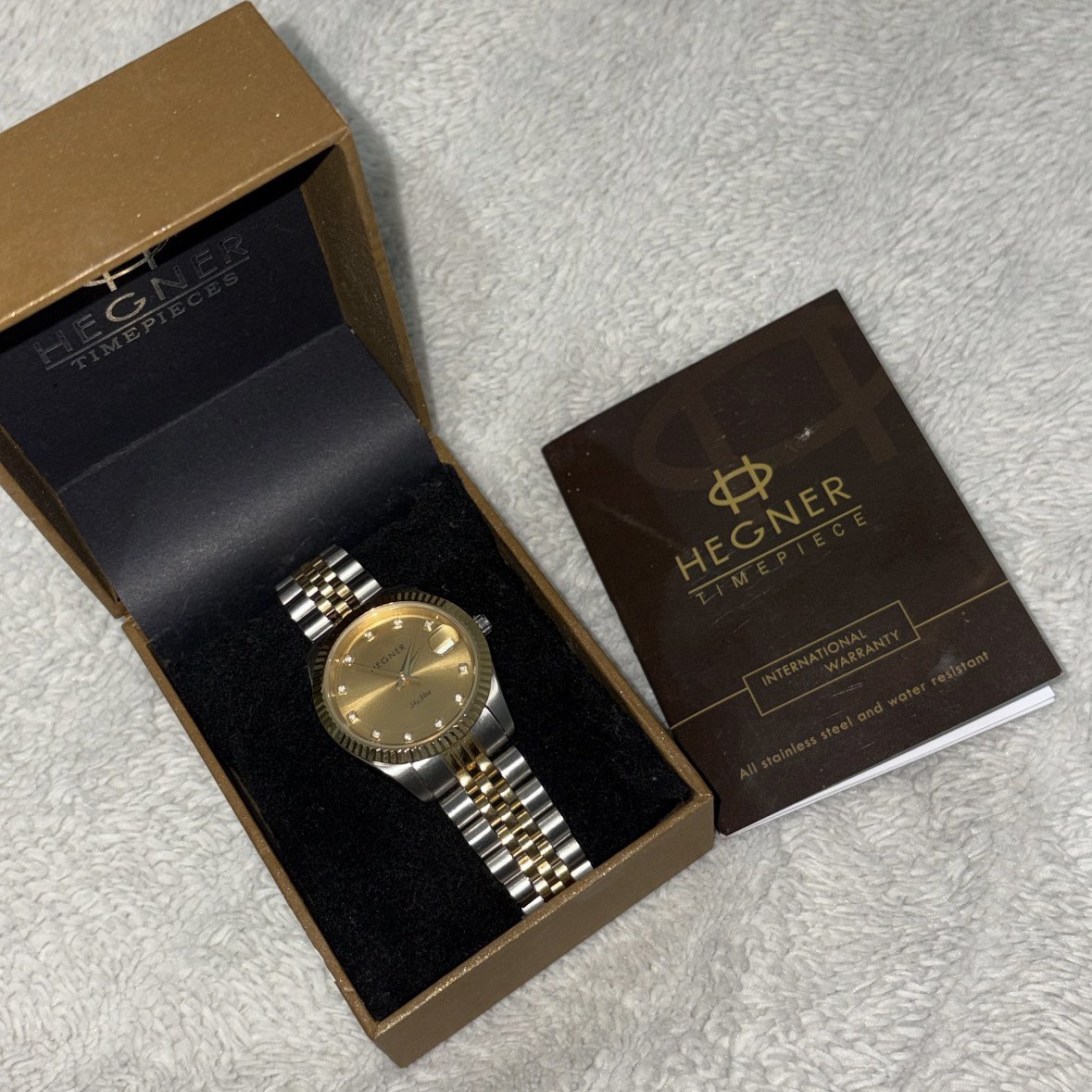 findmyeve's tweet photo. wts preloved jam tangan hegner (ori)

- ada kotak + kartu garansi
- mulus like new
- fungsi: normal
- pemakaian 1x
- belum ada satu tahun
- price 350k (bisa nego tipis)

bisa oren biar gratong🍊
detail bisa DM yaw https://t.co/lUuy9ydr2R