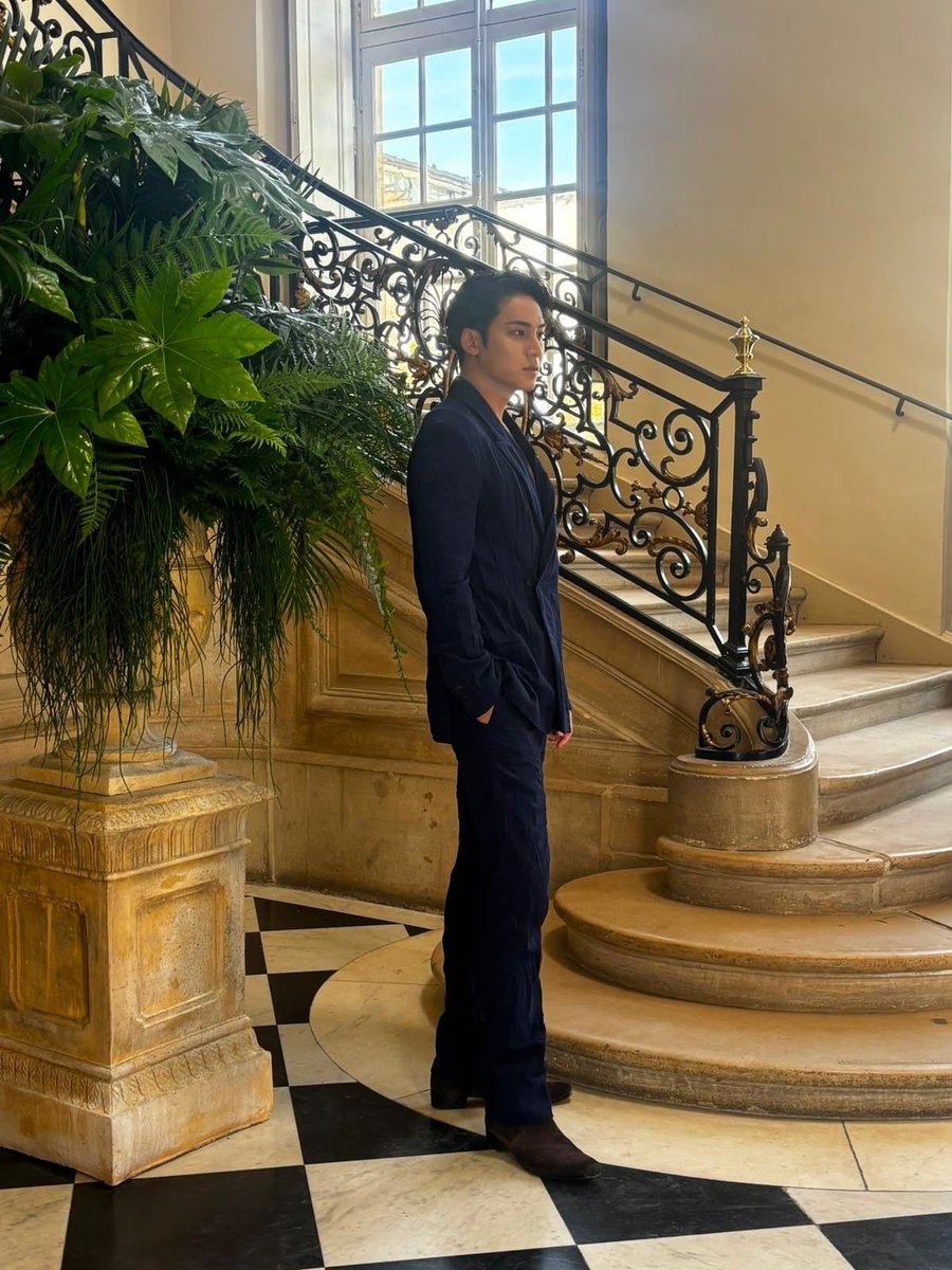 gyumedia's tweet photo. DIOR FALL WINTER 2026-2027 HAUTE COUTURE SHOW #민규 (via ellehongkong)
🔗 https://t.co/GGX8z8m3HS

MINGYU FOR DIOR COUTURE
#MINGYUxDior #DiorCouture
@Dior @pledis_17 https://t.co/yISe9W8ewA