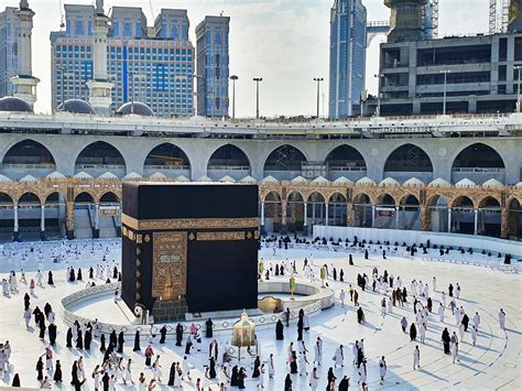 SaltyGoat17's tweet photo. There are no official churches or public non-Muslim houses of worship in Saudi Arabia or Somalia

Public practice of any religion other than Islam is prohibited

Who thinks turnabout is fair play? https://t.co/MykqDVe2c9