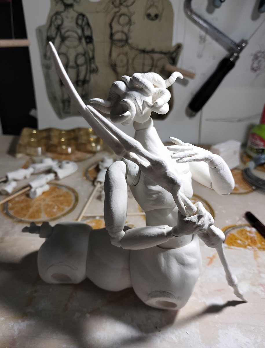 HORY_Q's tweet photo. 脚がはちゃめちゃに小さかったので作り直しです https://t.co/RN09m7Q7sE