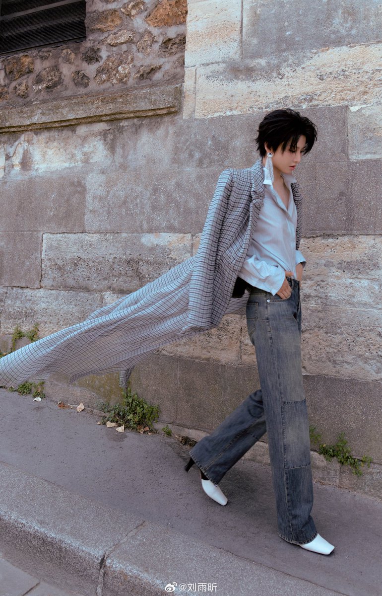 jltt33399's tweet photo. DIOR GLOBAL AMBASSADOR XIN LIU AT DIOR COUTURE SHOW😍
@XinLiulyx0420 @Dior 

XIN AT DIOR COUTURE SHOW
#XINxDiorCoutureAW26
#Dior 
#XINxDior 
#DiorCouture 
#StarsinDior https://t.co/uRUttjj1Ri