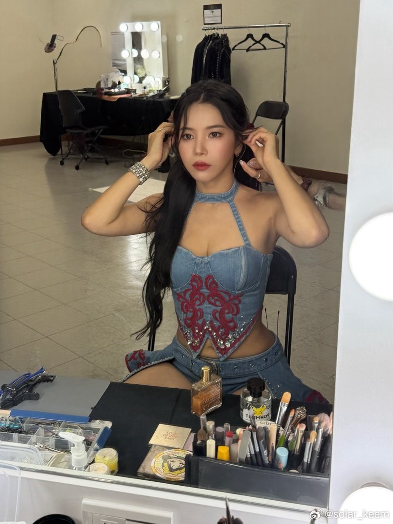 solarkeem_bot2's tweet photo. [📸] 2026.07.06 Weibo 

gaoxiong❤️ 

#솔라 #SOLAR
@RBW_MAMAMOO https://t.co/FUFTOPXdOZ