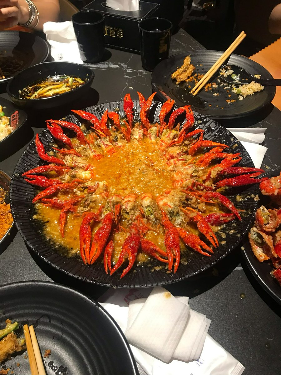 shooarehere's tweet photo. 상하이에서 먹은 것들 맛있었던 순서대로

1. 홍쿠이지아 마늘롱샤 (콘립, 볶음밥 무조건)
2. 성용싱 캐비어베이징덕
3. 점도덕 홍미창펀 
4. 소양생전 셩젠바오

디저트는 홀리랜드릴리안루나베리루씨허 다 조앗음 🫪 https://t.co/INFznJanEe