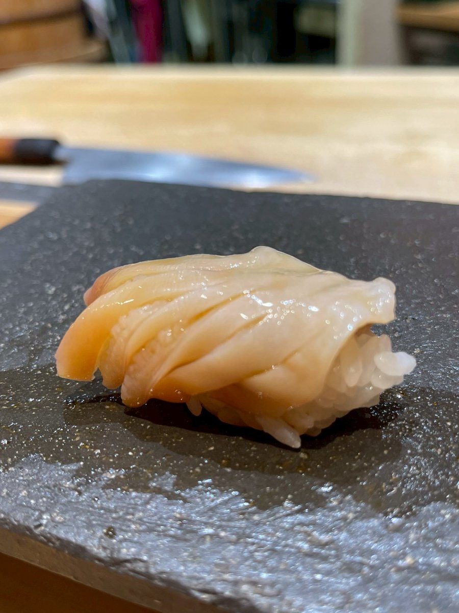 hiro1976113's tweet photo. まさかの北千住。まさかの美味しい寿司屋。

#北千住　#寿司 https://t.co/kB8bgLVEKP