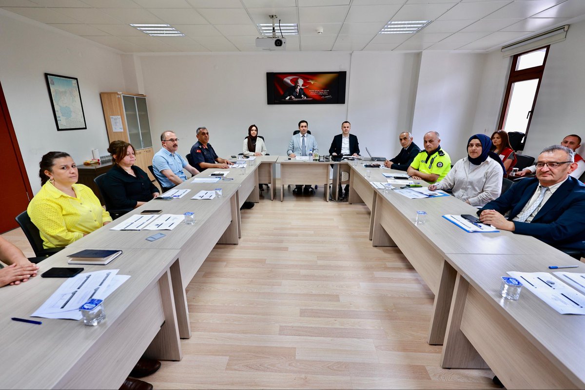 TCBulancak's tweet photo. Kaymakamımız Sayın Ömer Faruk TUNCER başkanlığında Bağımlıkla Mücadele Koordinasyon Kurulu Toplantısı gerçekleştirildi.

Toplantıda; bağımlılıkla mücadele kapsamında ilçemizde yürütülen çalışmalar değerlendirilerek istişarelerde bulunuldu. https://t.co/WWw1eeDDeS