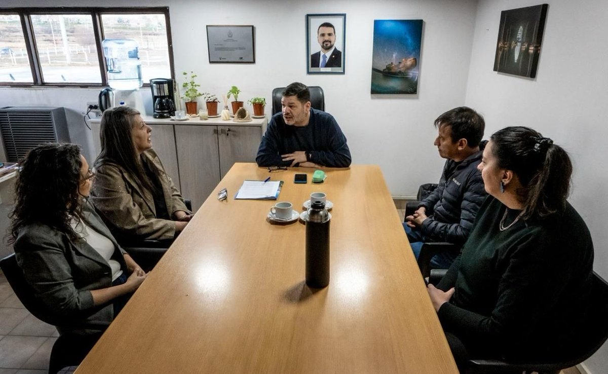 MandatosTDF's tweet photo. LA MUNICIPALIDAD DE USHUAIA FIRMÓ UN CONVENIO PARA PRÁCTICAS PROFESIONALIZANTES CON EL COLEGIO “OLGA B. DE ARKO”
NOTA COMPLETA ⬇️⬇️⬇️⬇️
https://t.co/jlQFPJGbKr https://t.co/HH8SxQZTOW