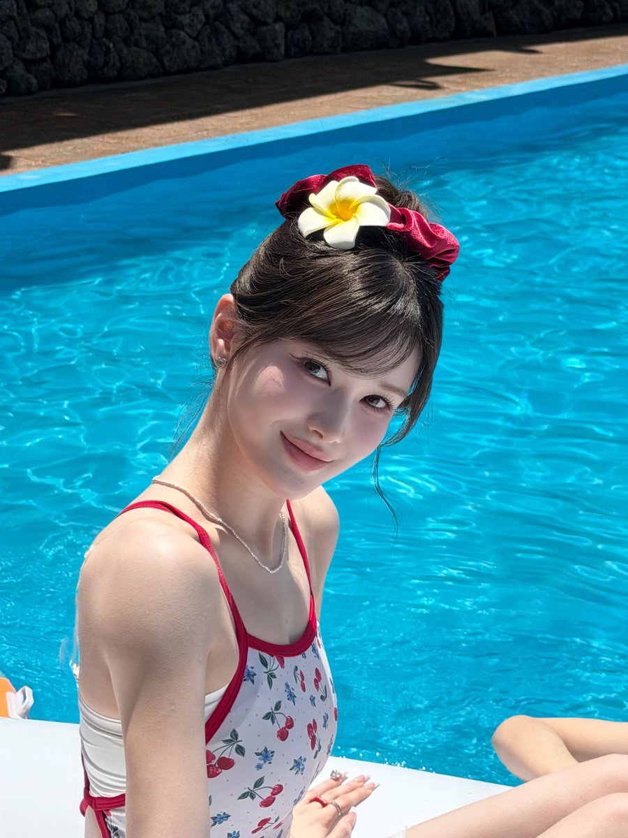 🐰💭 Mayu Cosmo Talk: Mayu MSNZ One Day Break Behind Photos 260706