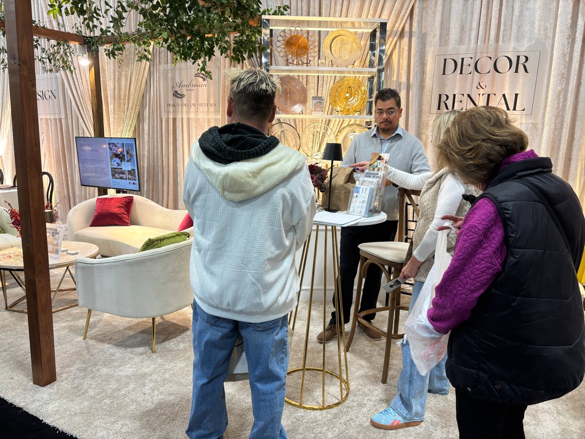 WeddingShowWI's tweet photo. Why is exhibiting at the 59th Annual Wonderful World of Weddings good for your business?

•Cost-Effective Marketing that Saves You Time
•Network with Other Vendors Whose Products &amp; Services Complement Your Business

Visit https://t.co/DFDcjba3ba to apply for exhibit space. https://t.co/YcrybDebp0