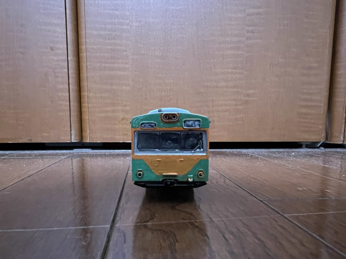 akrail_World's tweet photo. 両運転台化改造の103系湘南色。
追加運転台は近々ヘッドライトとテールライトを取り付け予定。
#改造プラレール https://t.co/DiXUsfPtZA