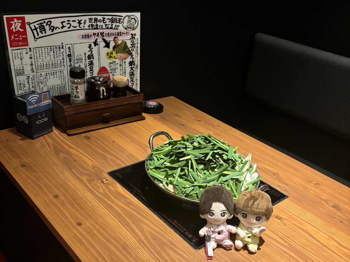 krbc_317's tweet photo. 📍のもつ鍋行ってきた🍲🤍ぷりっぷりモツもたっぷりで美味しかった😋！
店員さんが“撮影の部屋で写真撮りますか？”って順番に案内して回ってきたから便乗してきたｗ https://t.co/mYKaFUgs7b