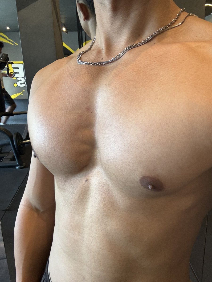 dewalangit_'s tweet photo. Chest day bub
Ud siap belooom? 😌 https://t.co/GsaXESGFuC