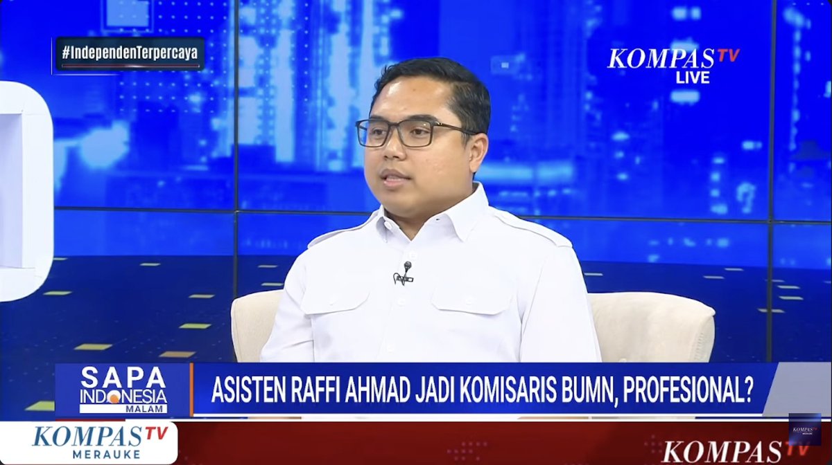 LambeSahamjja's tweet photo. klarifikasi BAKOM pemerintah soal asisten raffi ahmad jadi komisaris BUMN:
- Latar belakang seseorang tidak bisa dinilai hanya dari satu dimensi
- bukan harus ahli teknis di bidang usaha
- etika dan sikap juga dinilai selain kompetensi 
- Publik diminta bersabar, 
- tunggu kinerja dulu sebelum menilai
- baru kerja 2 tahun kok minta seakan udah kerja 5 tahun
- Pemerintah sebagai pemegang saham berhak menunjuk perwakilan di komisaris
- Proses pengangkatan sudah sesuai prosedur & GCG yang berlaku