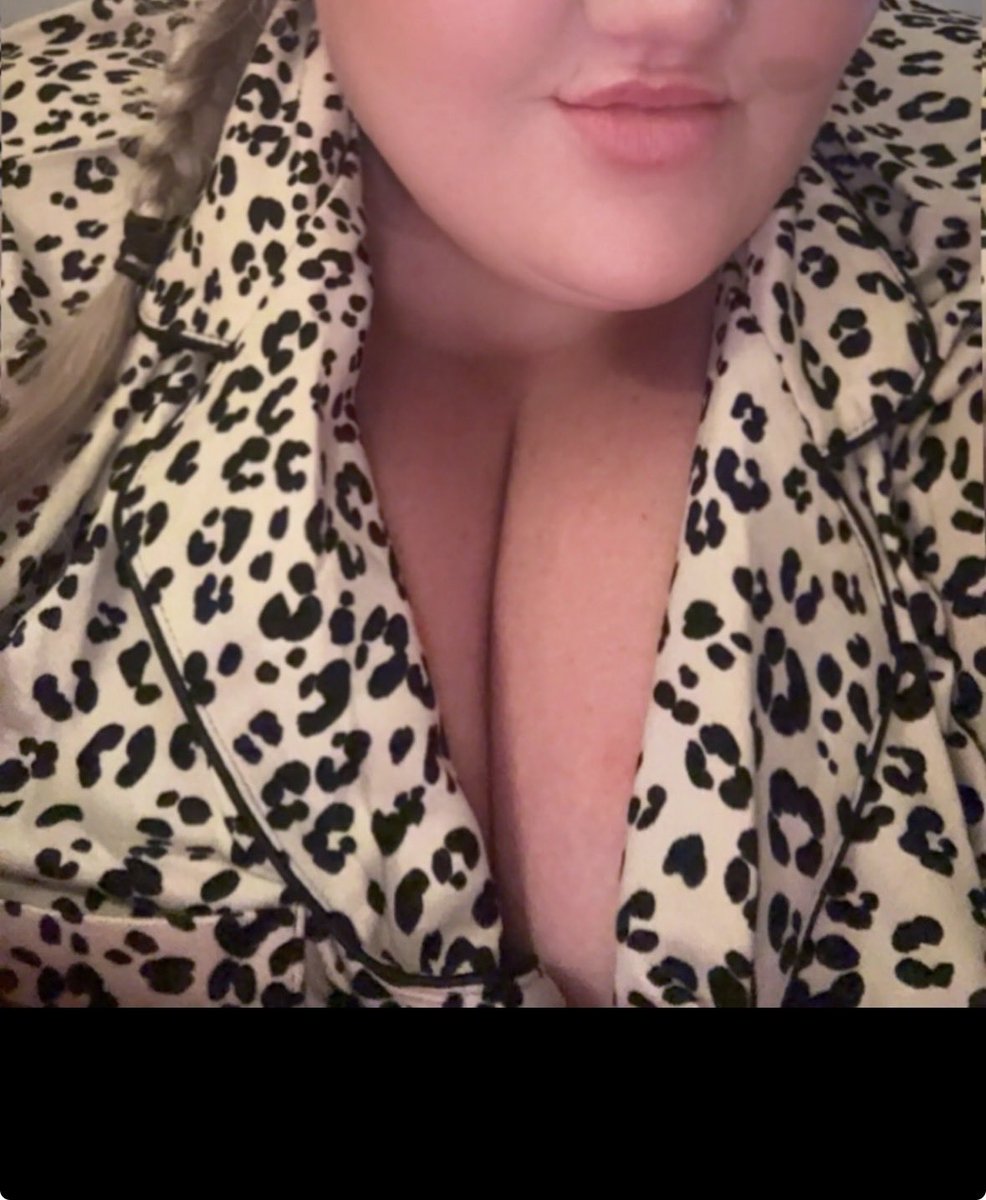 CurvyBlondeQu's tweet photo. Got a fresh pedi on Thursday, chipped the gel doing content on Sunday 🤬

Someone better pay for a fresh set, and quickly 😈

Findom bbw curvy tribute femdom domme finsub paypig goddess sellfeetpics footfetish footworship femdomme https://t.co/n7fjHIHhVH