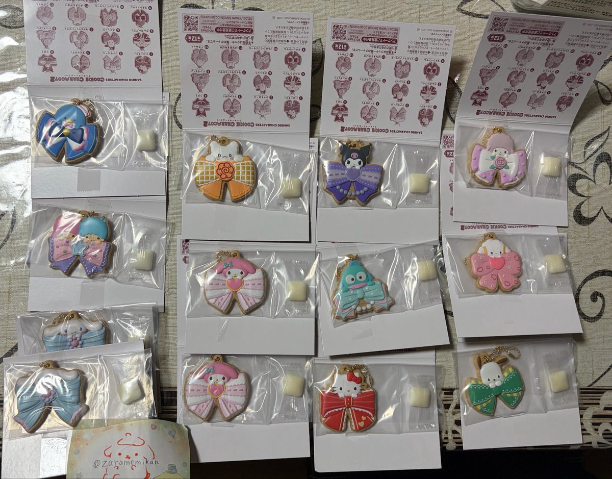 zaramemikan's tweet photo. サンリオ クッキーチャームコット2 交換

【譲】ハローキティ、マイメロディ、マイスウィートピアノ、リトルツインスターズ キキララ、シナモロール シナモン、ハンギョドン、こぎみゅん、タクシードサム サム、はなまるおばけ まるまる、クロミ、ポチャッコ

【求】ポムポムプリン♾️

⏬続きます。 https://t.co/ZPUQvzYdua