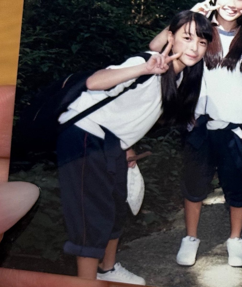 pink_sukisuki's tweet photo. きららちゃん整形が〜とか言われてるけど昔から見てた私からすると中学生の時からこの強強顔面の持ち主なので、整形して超絶可愛い→超超超絶可愛いになっただけなのよ🙄
不倫しちゃったことと脱税は残念だけど顔が可愛いからいくらだってこれから幸せになれる、お金も稼げるし！ https://t.co/zjL2L6t3Kt