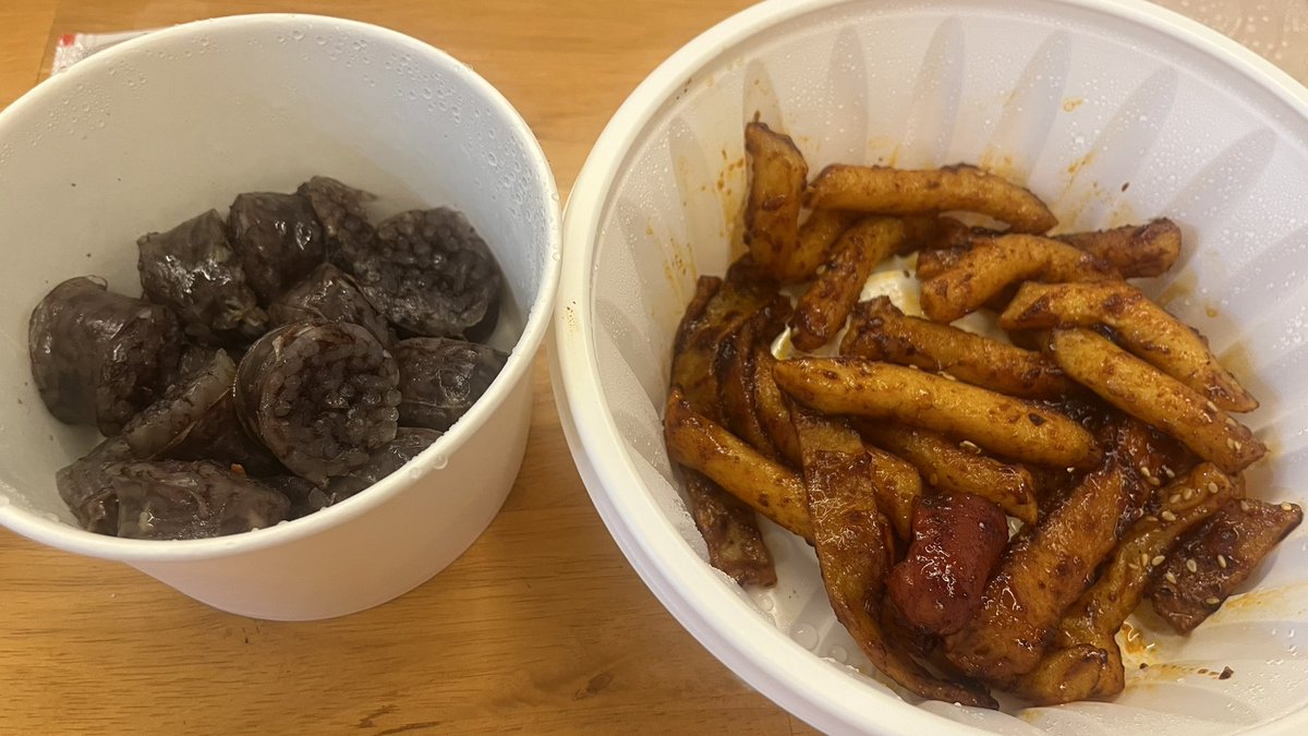 bb_rrng's tweet photo. 샤라웃 투 @GONflower_ @GONflower 님!!!
아 떡밀밀 기름떡볶이 진짜 느무느무 맛있어요 ㅠㅠㅠㅠㅠ
저번에 추천해주셔서 시켰는데 아 진짜 최고에요 👍👍👍먹다 말고 사진 찍어서 사진이 좀 그렇지만.. 추천 감삼다!!!! https://t.co/FDlryTZWm9