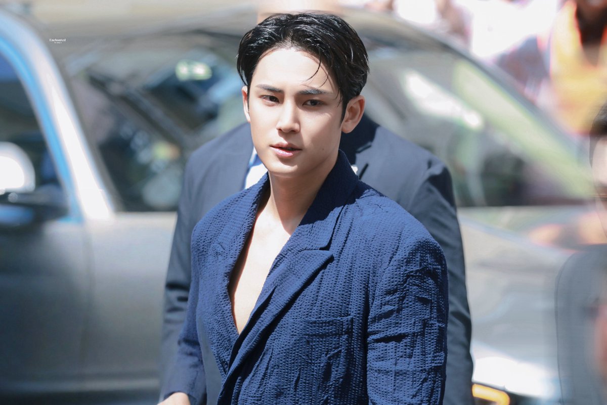 enchantedtomgyu's tweet photo. 260706 DIOR COUTURE

#세븐틴 #SEVENTEEN
#민규 #MINGYU #ミンギュ
#MINGYUxDior #DiorCouture https://t.co/xnPPmfoFQp