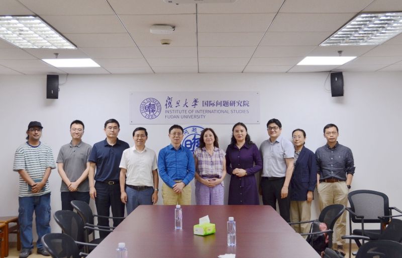 IBEI's tweet photo. IBEI participates in the prestigious Lunch Talk Series

Director Prof. @laurachaques presented her research on AI governance at @FudanUniversity (ISS), strengthening academic ties and opening doors for future research collaborations and student exchanges.

https://t.co/dcV3aG7tZU https://t.co/eFIil0Cpua