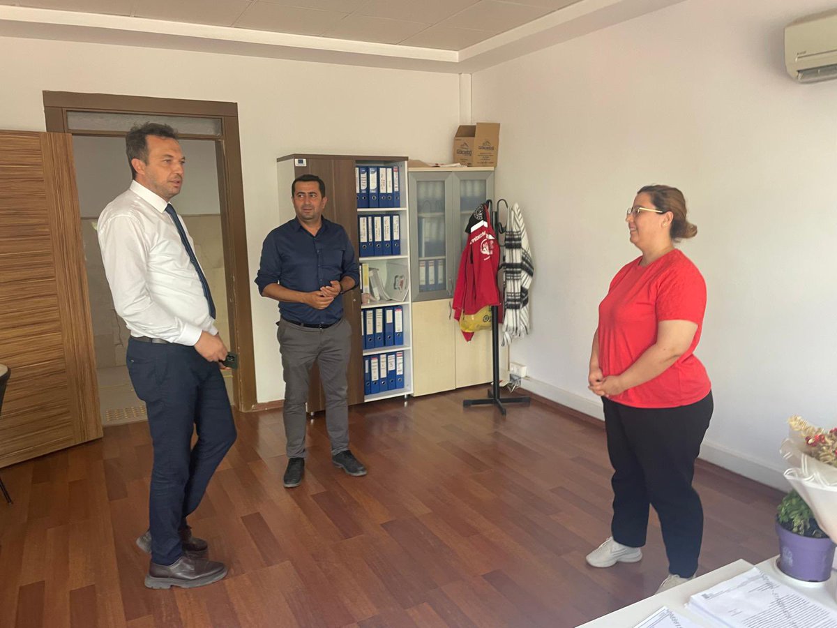 KilisAsh's tweet photo. 📍 Kilis Sosyal Hizmet Merkezi

İl Müdürümüz Sayın Çetin Tutaş, Kilis Sosyal Hizmet Merkezi Müdürlüğünü ziyaret ederek yürütülen çalışmalar hakkında bilgi almıştır. https://t.co/NPv1ZlUbQX