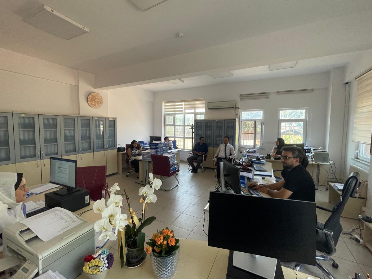 KilisAsh's tweet photo. 📍 Kilis Sosyal Hizmet Merkezi

İl Müdürümüz Sayın Çetin Tutaş, Kilis Sosyal Hizmet Merkezi Müdürlüğünü ziyaret ederek yürütülen çalışmalar hakkında bilgi almıştır. https://t.co/NPv1ZlUbQX