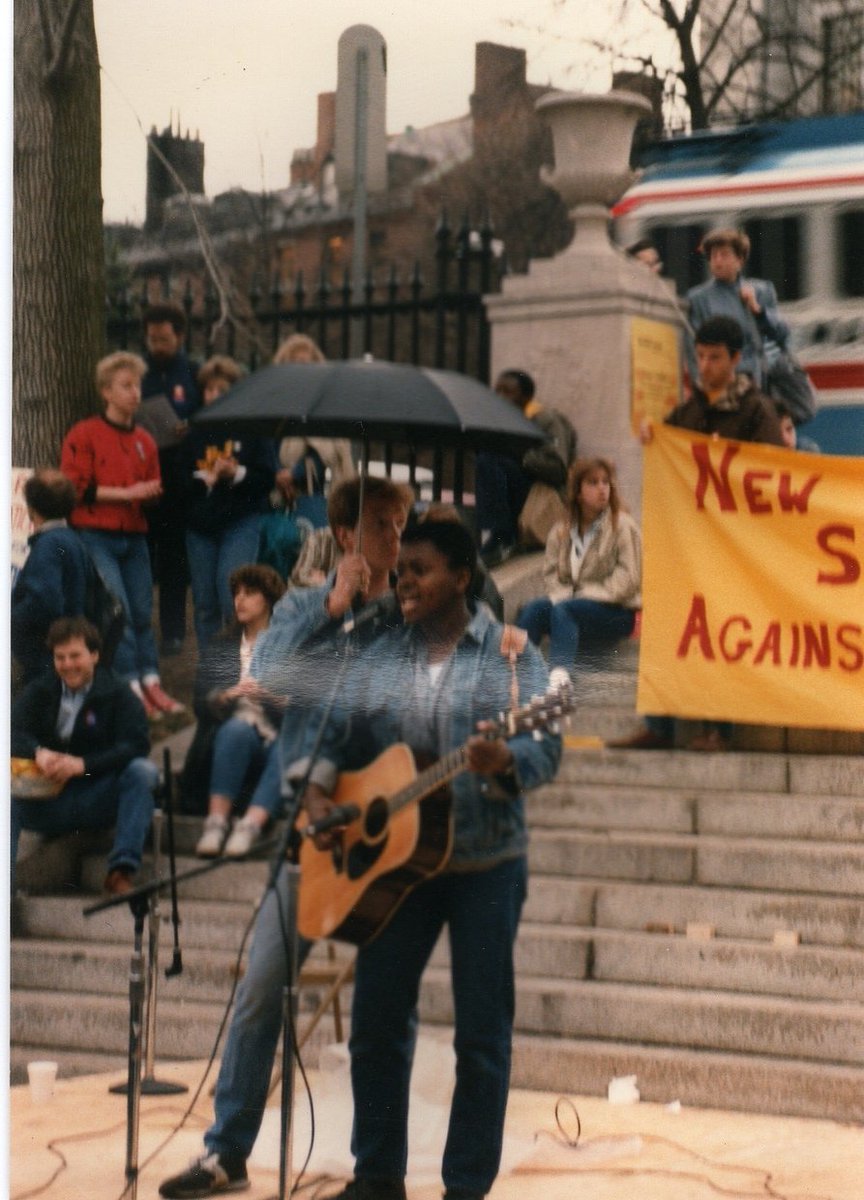 melnickjeffrey1's tweet photo. Research find:  Tracy Chapman playing an anti-apartheid rally on the Boston Common in 1986.  (Photo by Mark Lurie) https://t.co/1rbQdxhsMd