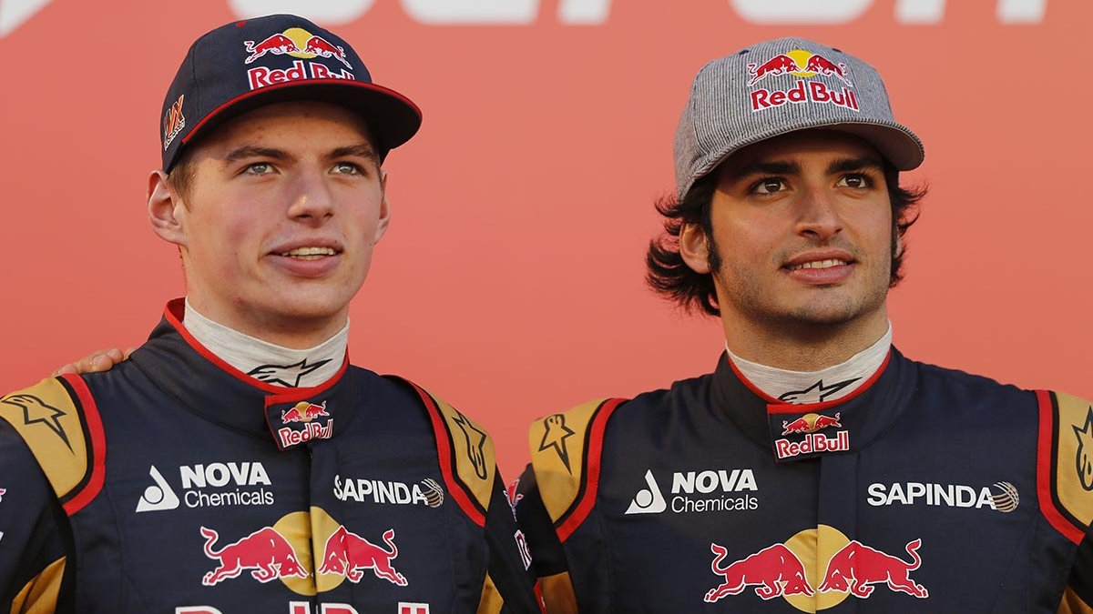 F1GuyDan's tweet photo. 🤯 Since 2014, every race at Silverstone has STILL been won by either:

a) Carlos Sainz
b) a former teammate of Carlos Sainz
c) a driver who had their seat taken by Carlos Sainz
d) a driver that eventually took Carlos Sainz's seat

The Carlos Sainz effect https://t.co/U296FNeoIe
