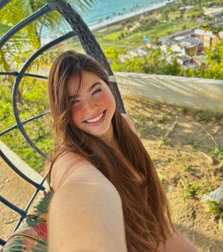 BREGADAVAL's tweet photo. Niccolle Caroline , todo dia mais linda e viralizando cada vez mais , gordão da xj atacante 🙏😍 https://t.co/J0CzUvwAHB