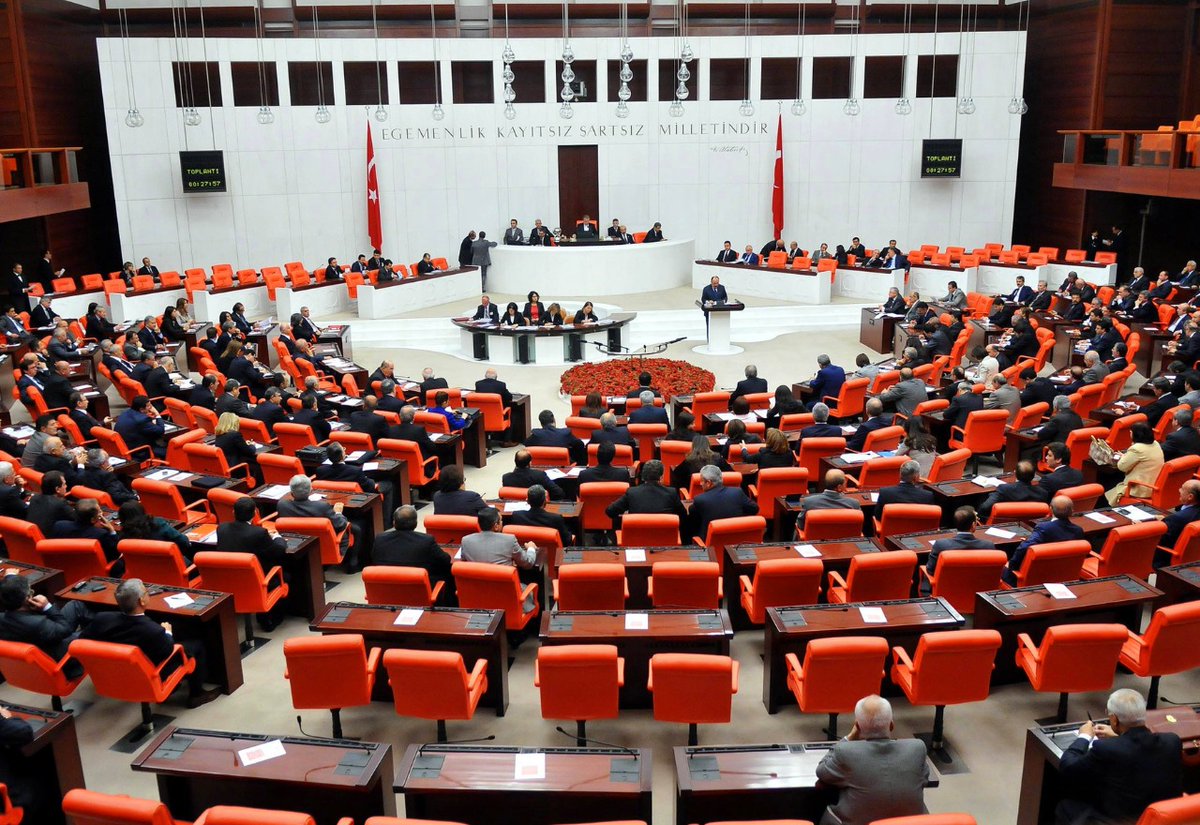 togedtr's tweet photo. Oyun sektörünün ana muhatabı yeni kurulan Siber Güvenlik Başkanlığı mı olacak?

TBMM’ye sunulan yeni kanun teklifiyle birlikte, oyun sektörünün ana muhatabının artık BTK değil, Siber Güvenlik Başkanlığı'nın olması gündeme geldi.

Detaylar linkte👇  https://t.co/qiToEud09x https://t.co/7Q1p4Wlzen