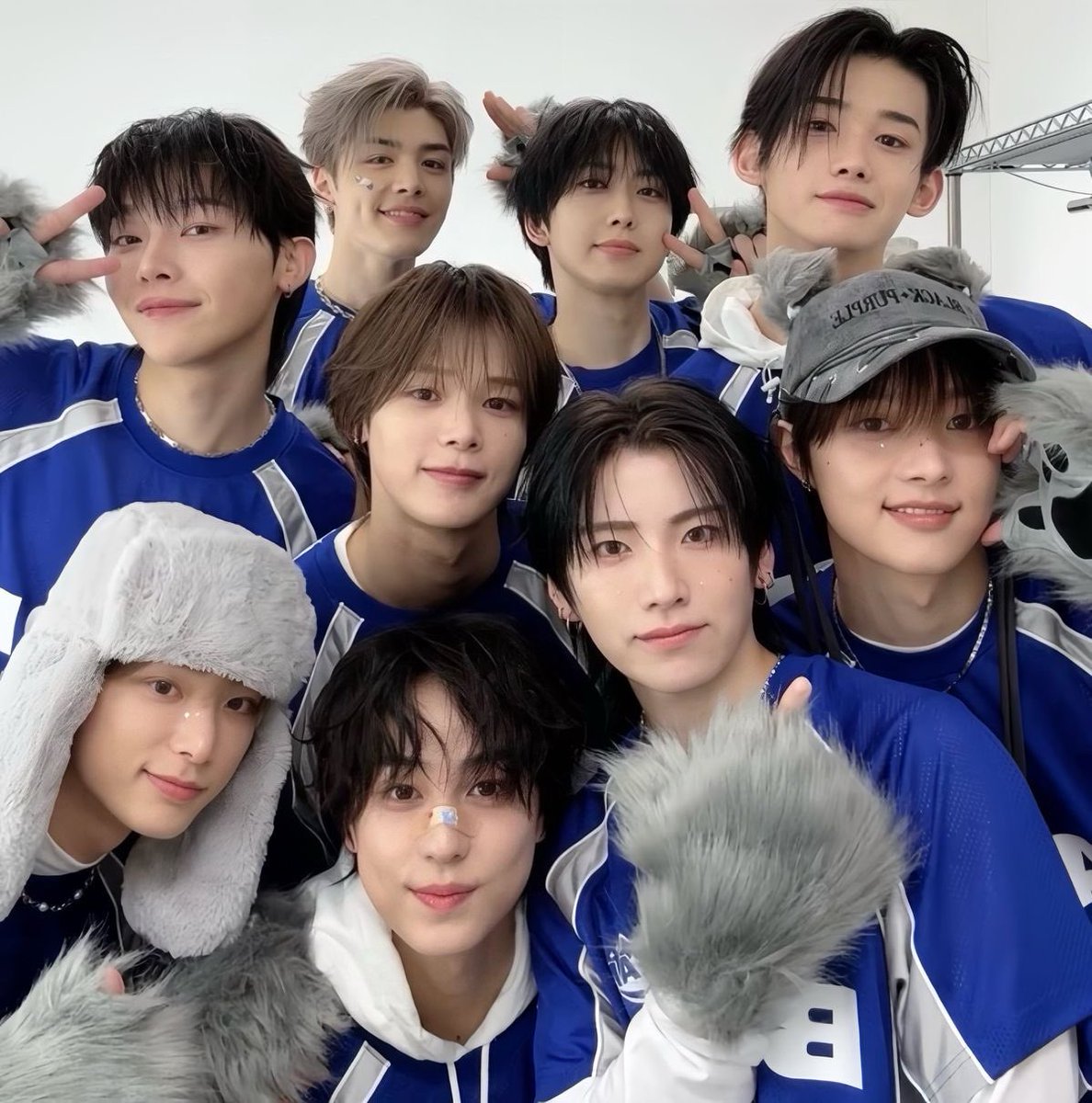ppengwing's tweet photo. &amp;t as haikyuu characters: a thread https://t.co/9QcT6GFbWy