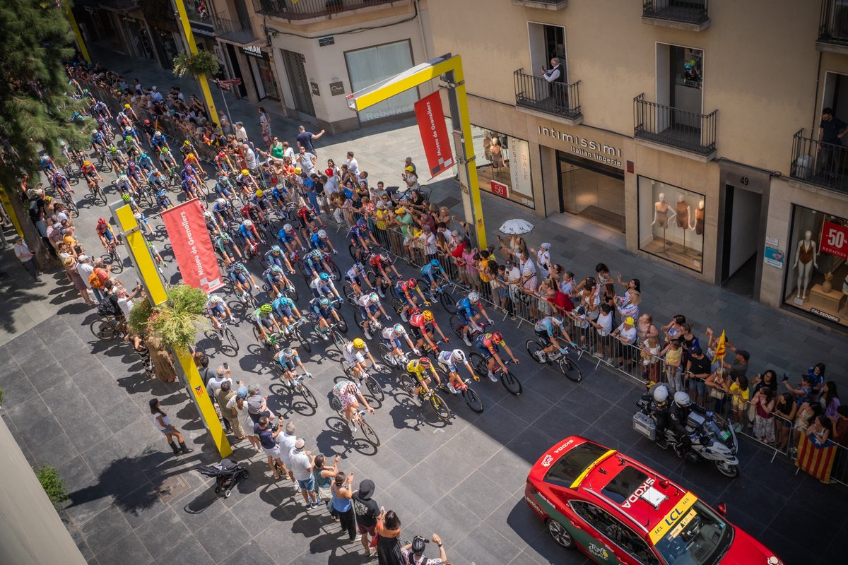 granollers's tweet photo. 💛Granollers ha viscut avui una jornada històrica amb la sortida de la 3a etapa del Tour de França, projectant la ciutat al món i consolidant-la com a escenari de grans esdeveniments esportius.
Gràcies a totes les persones, entitats, equips, voluntariat i serveis implicats! https://t.co/31162EQsI1