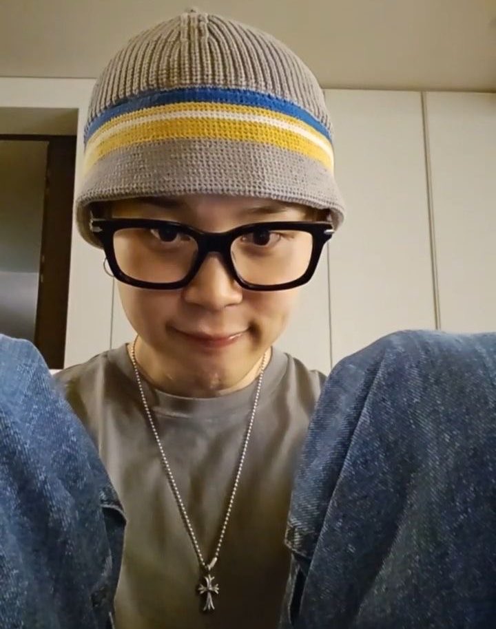 MAYA ' ♱ : viu o enha e vai ver o BTS tweet media