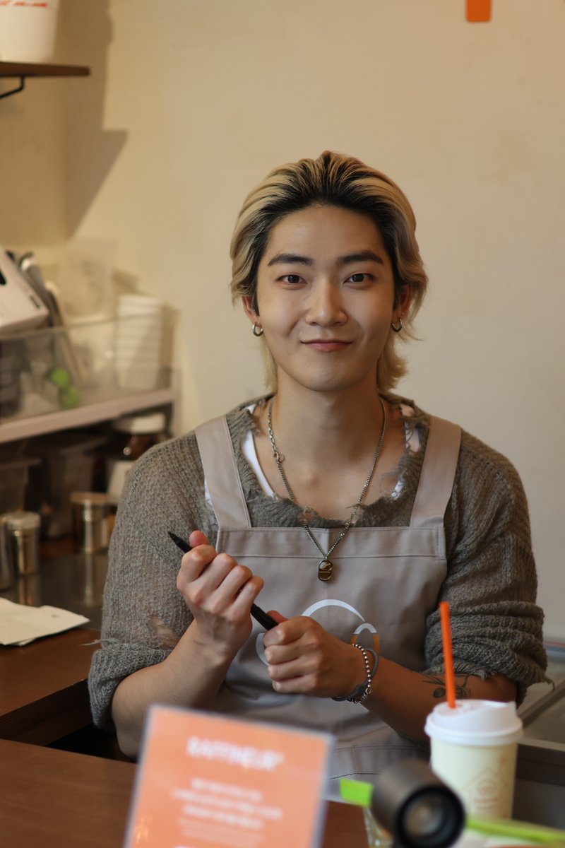 _Heart_ToMaTo_'s tweet photo. #ttkevin #케빈 #KEVIN
제가 원본쏩니다 https://t.co/uvtiGa3Ehd