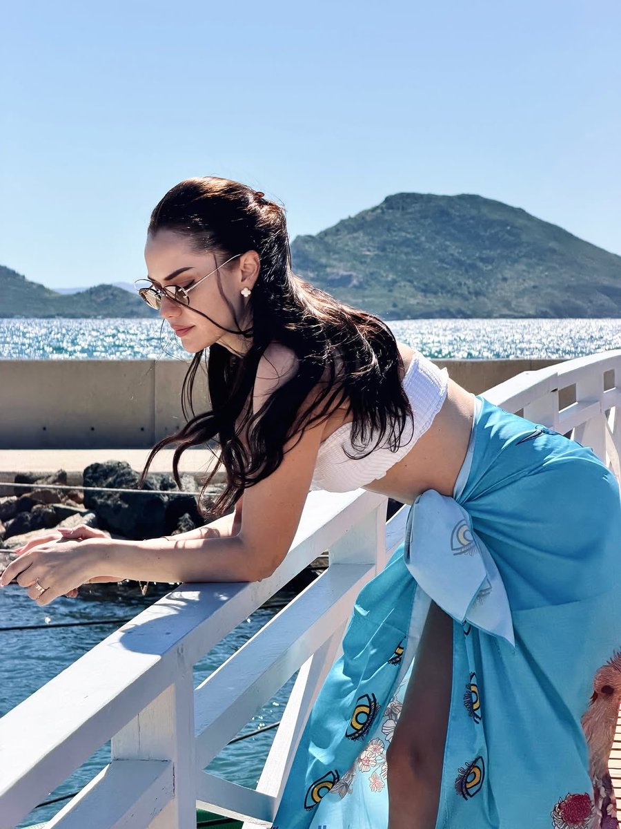 ZamHaberAjans's tweet photo. Fahriye Evcen’in tatil fotoğraflarını “poise…” notuyla paylaştı. https://t.co/tx3461UJmK