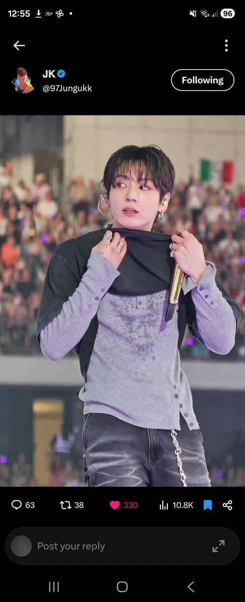 Wakamespider's tweet photo. @97Jungukk You suit anything you wear https://t.co/l1OouzmQxQ