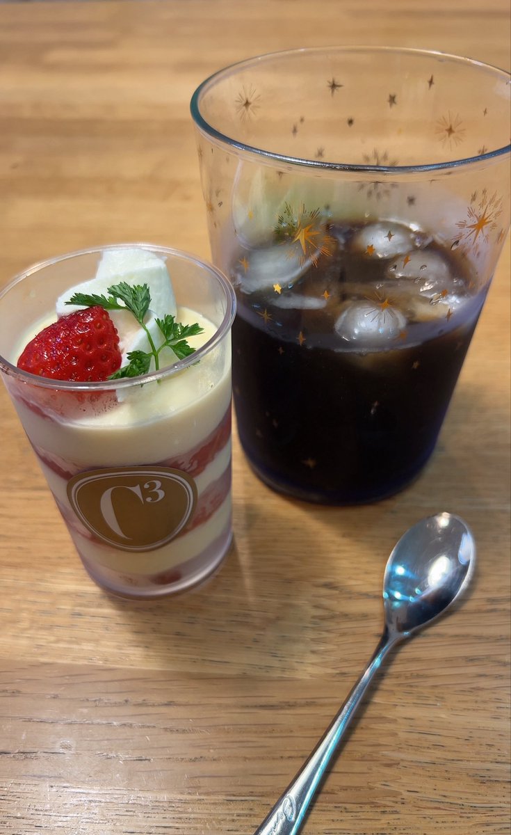 eruma831's tweet photo. こんな贅沢許されるのだろうか…
今日の授業の半分は寝てたと言うのに…😵‍💫 https://t.co/9FIIPahSGo